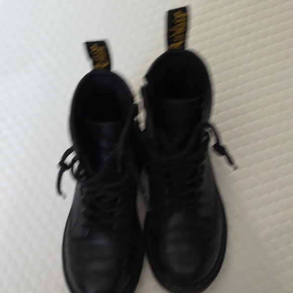 Dr. Martens Black Kids Boots - Picture 7 of 9